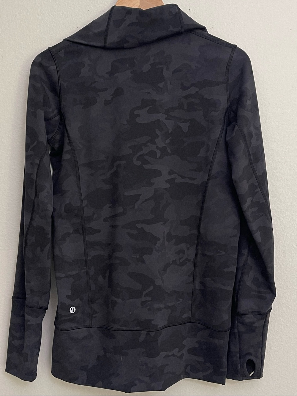 Lululemon In Stride Jacket Camo size 8 Athleisure Loungewear Activewear Gym - Picture 5 of 14